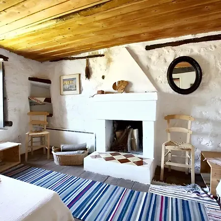 Mountain House With Fireplace In Agios Lavrentios