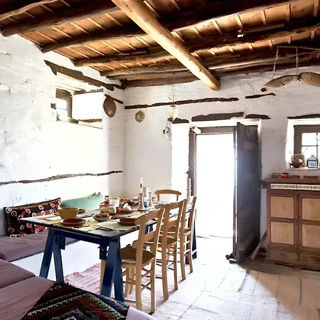 Mountain House With Fireplace In 펜션 *