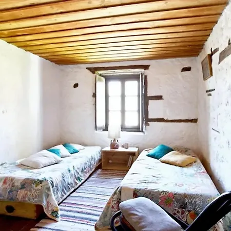 Mountain House With Fireplace In 펜션 *