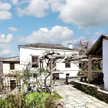 Mountain House With Fireplace In 펜션 Agios Lavrentios