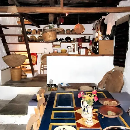 펜션 Mountain House With Fireplace In Agios Lavrentios
