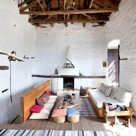 Mountain House With Fireplace In Agios Lavrentios