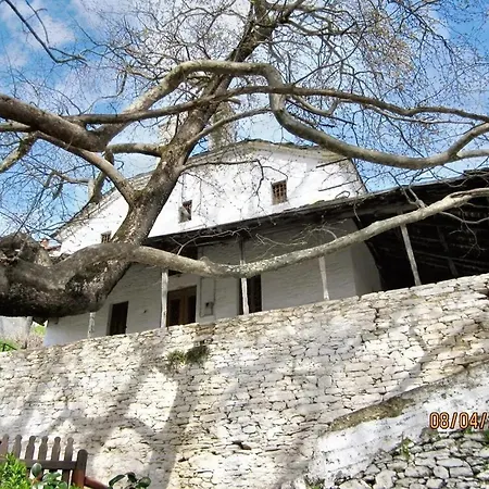 펜션 Mountain House With Fireplace In Agios Lavrentios